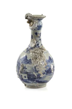 A Chinese blue and white porcelain bottle recovered from the wreck of the Geldermalsen, c. 1750