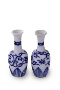 A pair of blue and white porcelain doll house vases from the Vung Tau shipwreck, c.1690