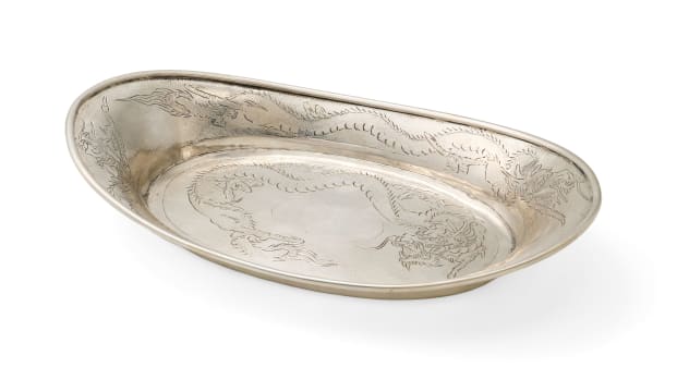 A Chinese Export silver dish, c.1890-1930