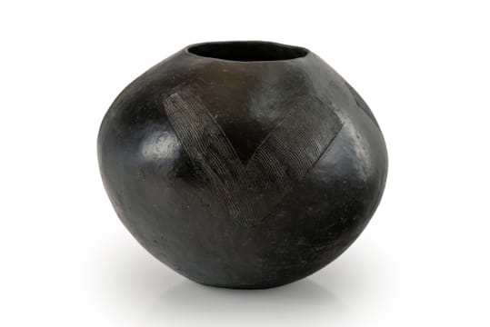 Unrecorded artist; Ukhamba (Traditional isiZulu Vessel) with incised 'V' motif