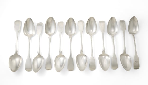 Twelve Irish fiddle pattern spoons, Thomas Maning, Dublin, 1833