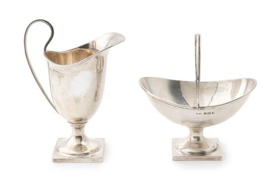 A George V silver milk jug and sugar bowl, T Wilkinson & Sons and Sanders & Mackenzie, Birmingham, 1923