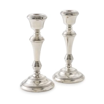 A pair of Elizabeth II silver candlesticks, W I Broadway & Co, Birmingham, 1976