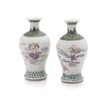 A pair of Chinese famille-verte vases, Qing Dynasty, late 19th century
