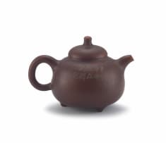 A Chinese Yixing stoneware teapot, 20th century