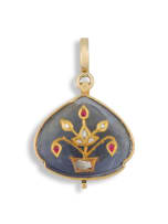 Indian carved sapphire pendant