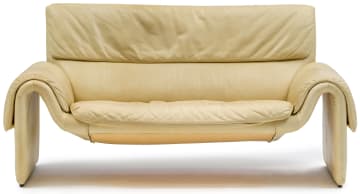 A cream leather couch manufactured by de Sede, 20th century