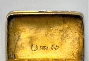 A George IV silver vinaigrette, Nathaniel Mills, Birmingham, date letter worn