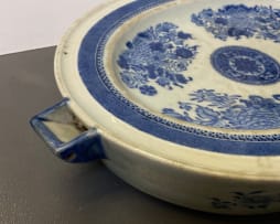A Chinese blue and white warming dish, Qing Dynasty, Qianlong period, 1735-1796