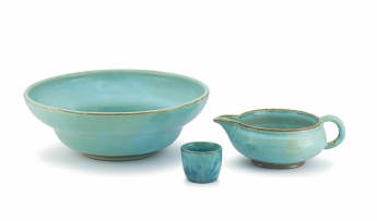 A Linn Ware green-glazed bowl