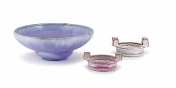 A Linn Ware pale purple-glazed bowl