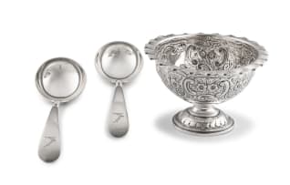A pair of Edward VII silver 'Old English' pattern sauce ladles, Josiah Williams & Co, London, 1903