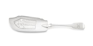 A George IV silver 'Fiddle' pattern fish slice, Clement Cheese, London, 1823