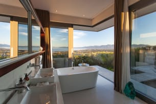 Weekend stay for 8 to 10 people at Grootbos, a luxury eco-reserve close to the southern tip of Africa tucked between mountains, forest and sea