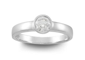 Diamond and 18ct white gold ring