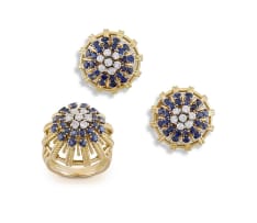 Pair of diamond and sapphire gold earrings and a ring, en suite