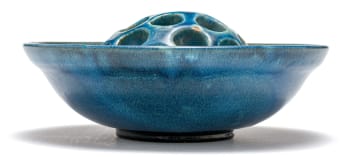 A Linn Ware blue and green-glazed bowl