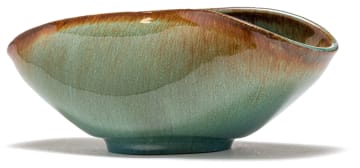 A Linn Ware mottled green-glazed bowl