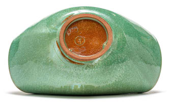 A Linn Ware mottled green-glazed bowl