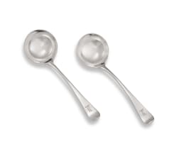 A pair of George V silver 'Old English' pattern sauce ladles, William Comyns & Sons Ltd, London, 1924