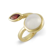 Moonstone and garnet 18ct yellow gold ring