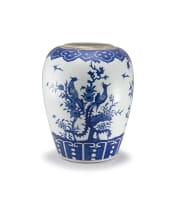 A Chinese blue and white vase, late 19th/early 20th century