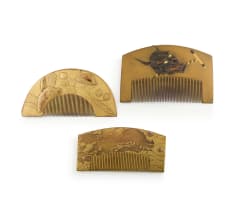 A Japanese horn and gilt-lacquered kushi comb, Meiji period, 1868-1912