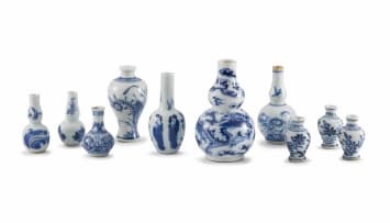 Six Chinese miniature blue and white vases, Qing Dynasty, 18th/19th century