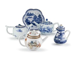 A Chinese blue and white teapot, Qing Dynasty, Qianlong period, 18th century