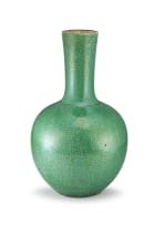 A Chinese apple-green glazed crackleware bottle vase, Qing Dynasty, late 19th century