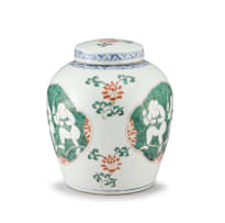 A Chinese famille-verte jar and cover, Qing Dynasty, 19th century