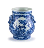 A Chinese blue and white vase, Qing Dynasty, 18th/19th century