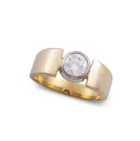 Single stone diamond and 18ct gold ring