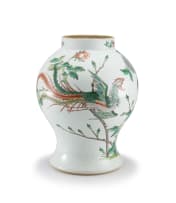 A Chinese famille-verte jar, Qing Dynasty, 18th/19th century