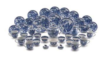 A rare Chinese blue and white miniature doll's part tea set, Qing Dynasty, 18th century