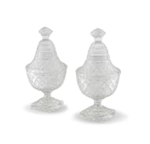 A pair of cut-glass bonbonnières and covers, 19th/20th century