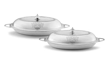 A pair of George III silver entrée dishes and covers, John Edwards & Henry Chawner, London, 1795
