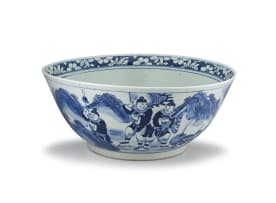 A large Chinese blue and white bowl, 19th/20th century