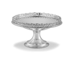 A George V silver pedestal dish, Blackmore & Fletcher Ltd, London, 1927