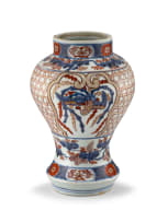 A Japanese Imari vase, Edo period, late 18th/early 19th century