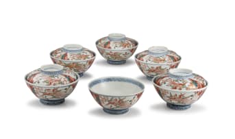 A set of five Japanese Imari covered bowls, Meiji period, 1868-1912