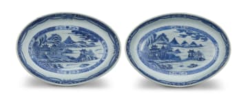 A pair of Chinese blue and white dishes, Qing Dynasty, 18th/19th century