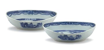 A pair of Chinese blue and white dishes, Qing Dynasty, 18th/19th century