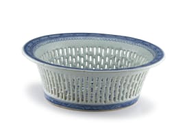 A Chinese Export blue and white basket, Qing Dynasty, late 18th/early 19th century