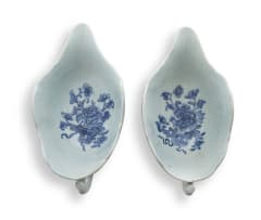 A pair of Chinese blue and white sauceboats, Qing Dynasty, Qianlong period, 1736-1795