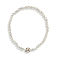 Cultured pearl necklace