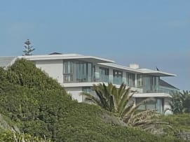 Three nights accommodation at Louis Norval's Hermanus Home.