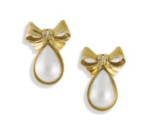 Pair of 9k yellow gold bowtie pearl drops earrings