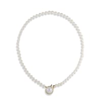 Yellow gold and pearl necklace