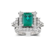 18k white gold emerald and diamond dress ring